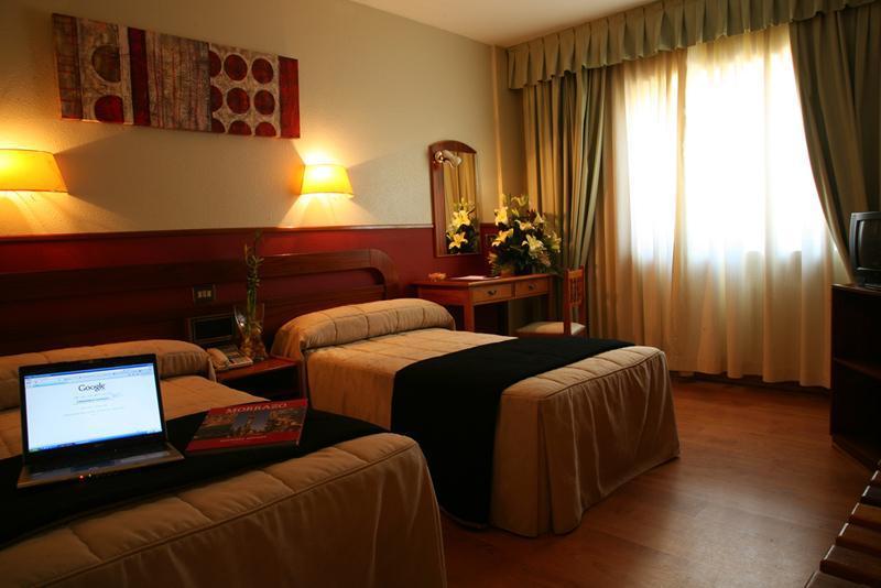 Hotel Airinos 3* Cangas do Morrazo Exterior photo
