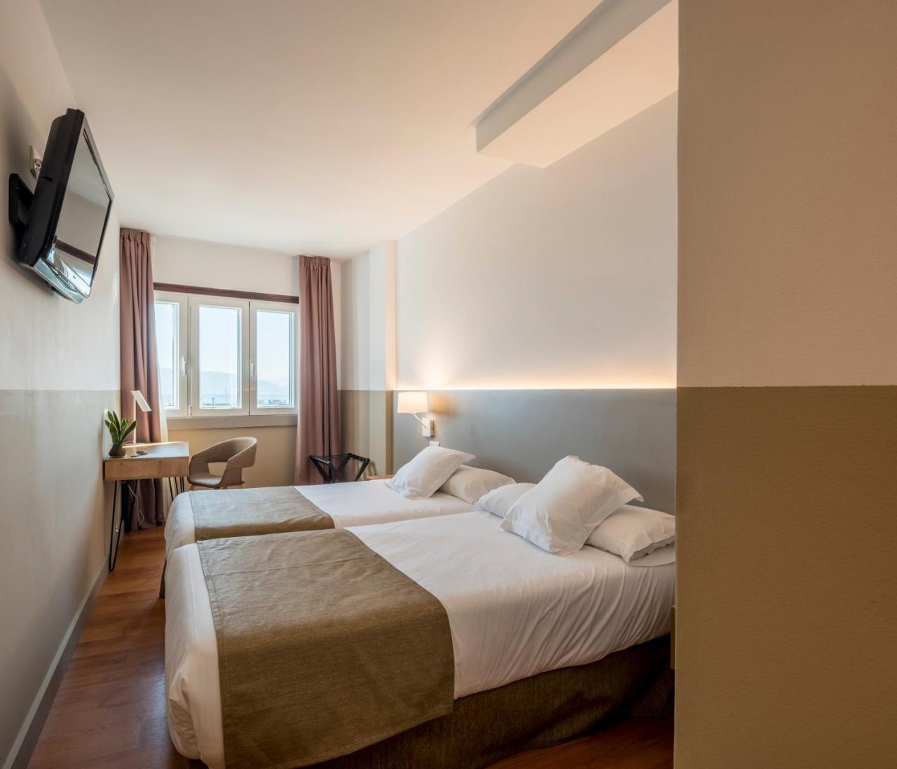 Hotel Airinos 3* Cangas do Morrazo Exterior photo