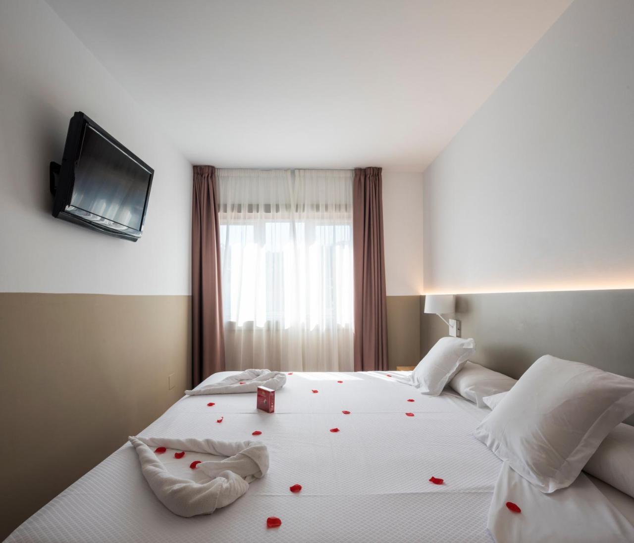 Hotel Airinos 3* Cangas do Morrazo Exterior photo